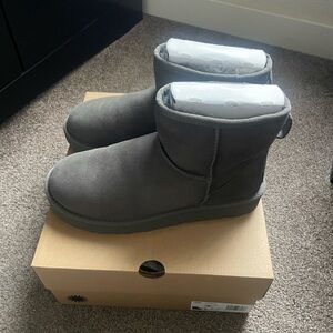 Ugg Classic Mini II
